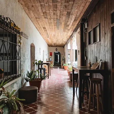 Amura Hostel - Antigua Guatemala